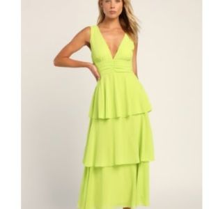 Lulus tier green dress